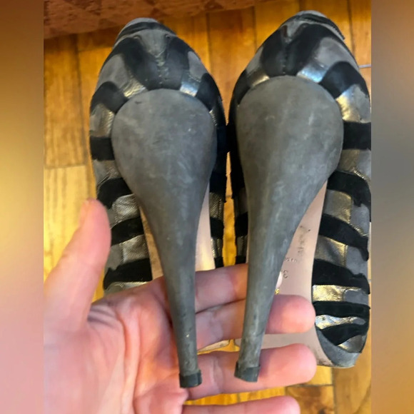 Prada Suede Camoscio Ardesia Zebra Pumps, size 38.5 - Picture 6 of 10
